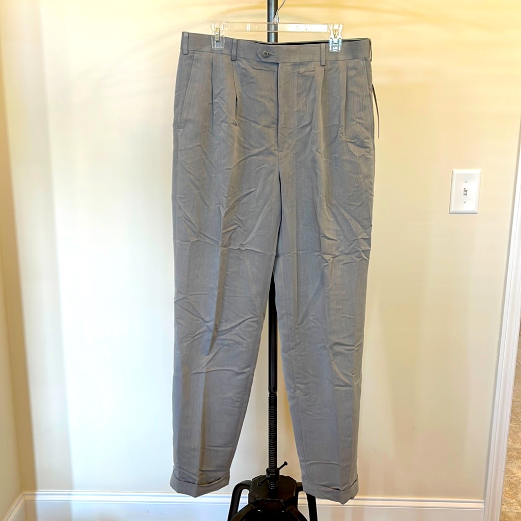 New With Tags Mens Perry Ellis Gray Dress Pants. Size 34/32.